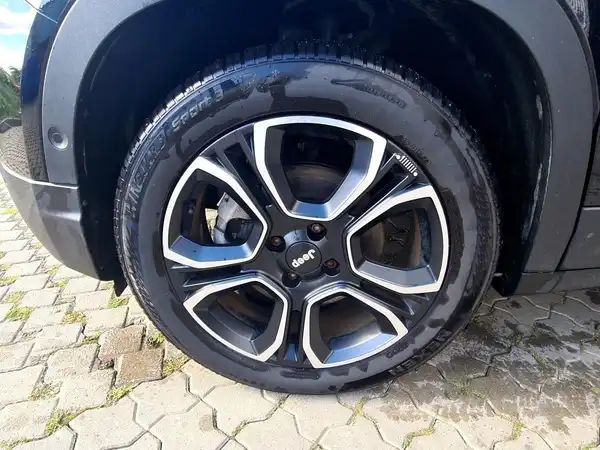 JEEP AVENGER (7/15)