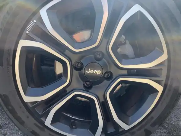 JEEP AVENGER ALTITUDE (7/15)