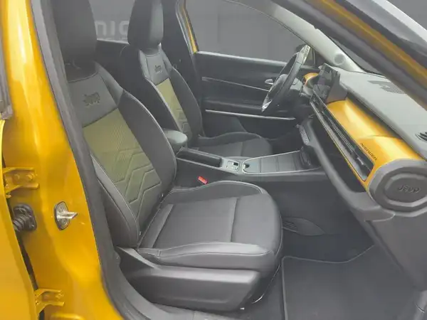 JEEP AVENGER (11/15)