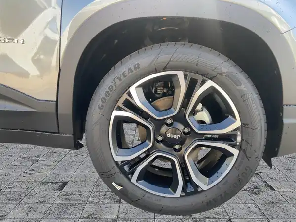 JEEP AVENGER ALTITUDE (7/15)