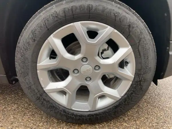 JEEP AVENGER ALTITUDE (7/15)