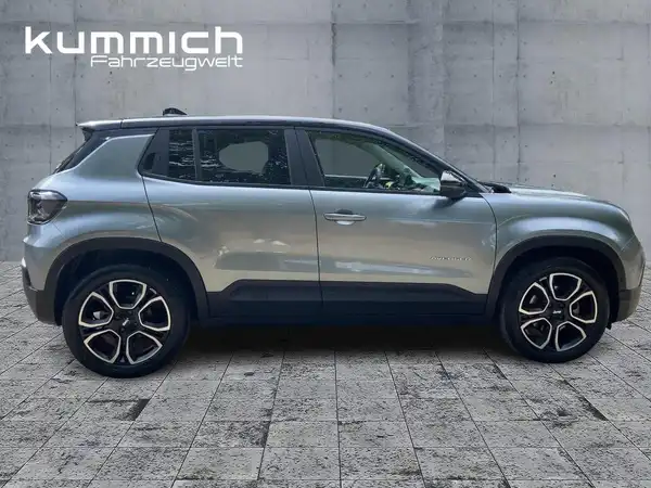 JEEP AVENGER SUMMIT (3/15)