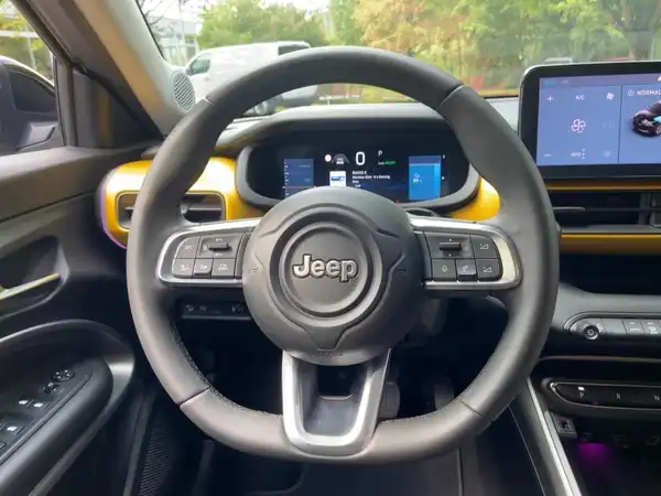 JEEP AVENGER SUMMIT (9/15)