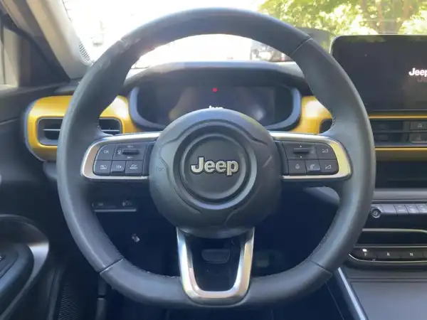 JEEP AVENGER (9/15)