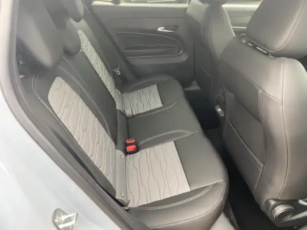 JEEP AVENGER (12/15)