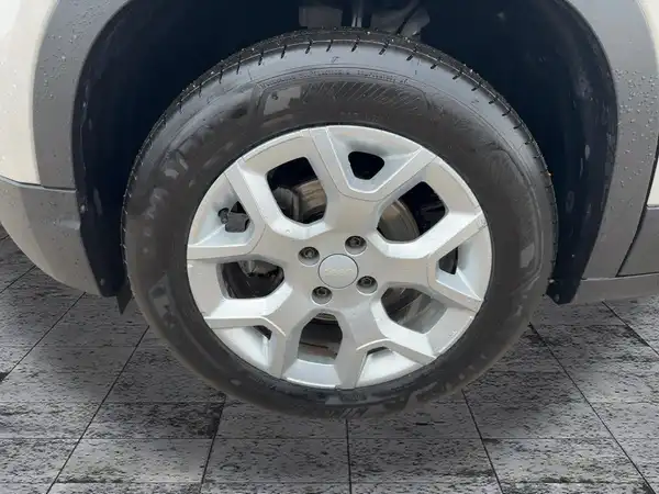 JEEP AVENGER ALTITUDE (7/15)