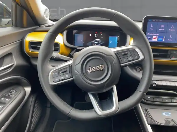 JEEP AVENGER (9/15)