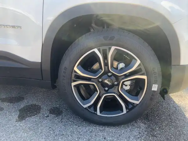 JEEP AVENGER ALTITUDE (6/15)