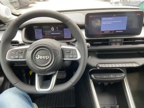 JEEP AVENGER ALTITUDE (10/15)