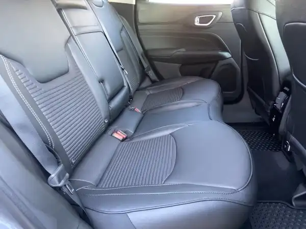 JEEP COMPASS LIMITED (12/15)