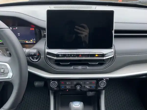 JEEP COMPASS LIMITED (10/15)