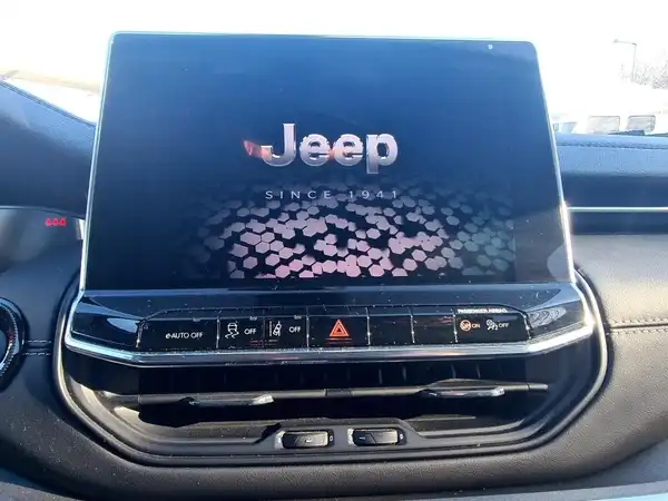JEEP COMPASS LIMITED (10/15)