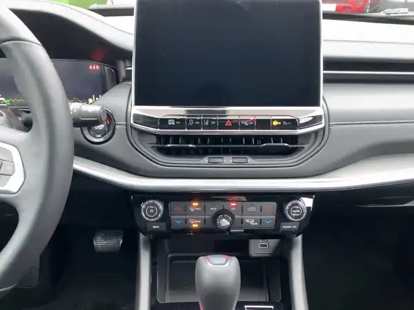 JEEP COMPASS LIMITED (10/15)