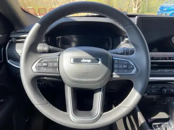 JEEP COMPASS (9/15)