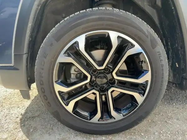JEEP COMPASS LIMITED (8/15)
