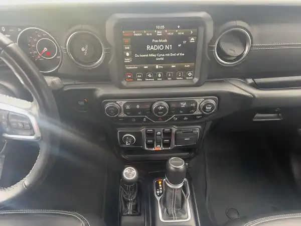 JEEP GLADIATOR OVERLAND (10/15)