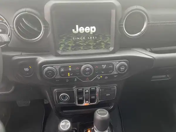 JEEP GLADIATOR OVERLAND (11/15)