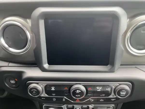 JEEP GLADIATOR OVERLAND (9/15)