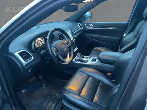 JEEP GRAND CHEROKEE OVERLAND (10/15)