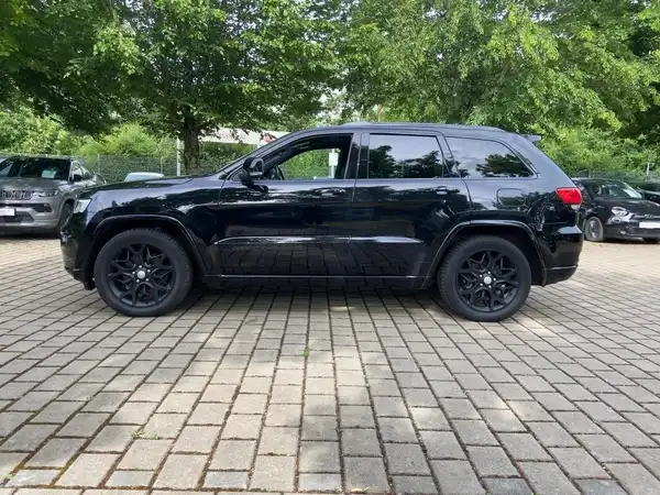 JEEP GRAND CHEROKEE OVERLAND (6/15)