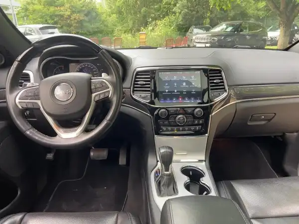 JEEP GRAND CHEROKEE OVERLAND (8/15)