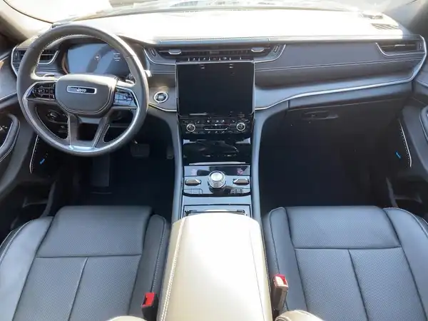 JEEP GRAND CHEROKEE OVERLAND (8/15)