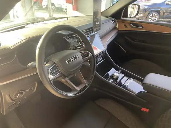 JEEP GRAND CHEROKEE SUMMIT (11/14)