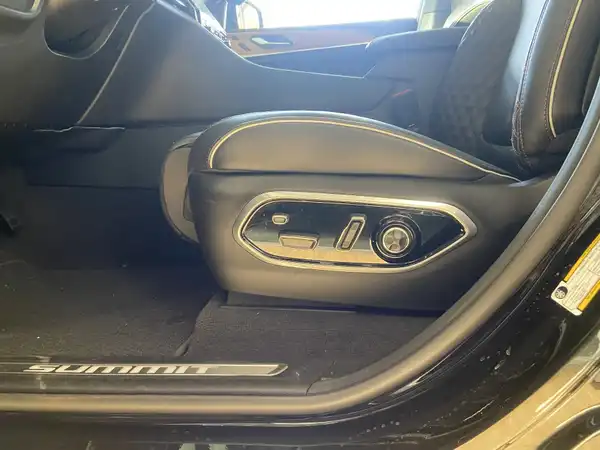 JEEP GRAND CHEROKEE SUMMIT (8/14)