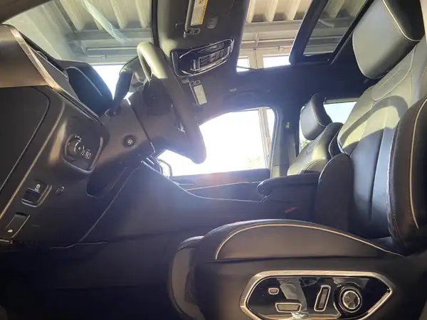 JEEP GRAND CHEROKEE SUMMIT (9/14)