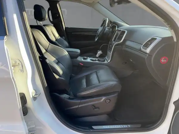JEEP GRAND CHEROKEE SUMMIT (11/15)