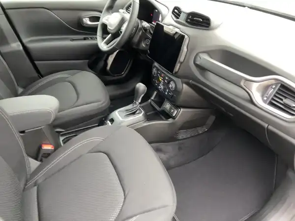 JEEP RENEGADE ALTITUDE (11/15)