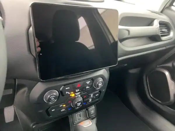 JEEP RENEGADE ALTITUDE (10/15)