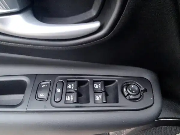 JEEP RENEGADE (14/15)