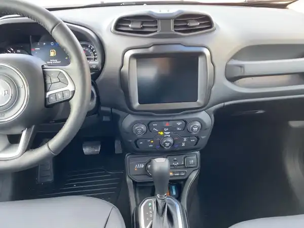 JEEP RENEGADE (10/15)