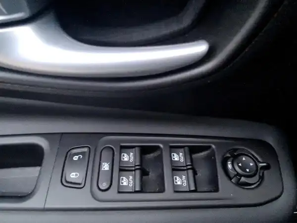 JEEP RENEGADE (14/15)