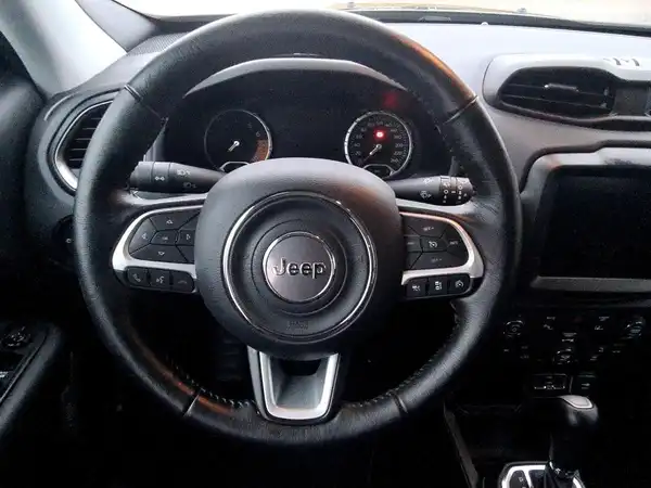 JEEP RENEGADE LIMITED (9/15)