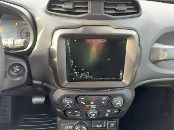 JEEP RENEGADE (10/15)