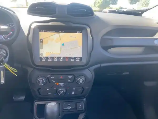 JEEP RENEGADE (10/15)