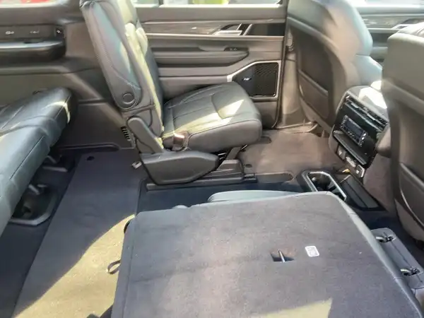 JEEP WAGONEER (11/15)