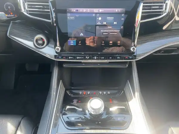 JEEP WAGONEER (10/15)