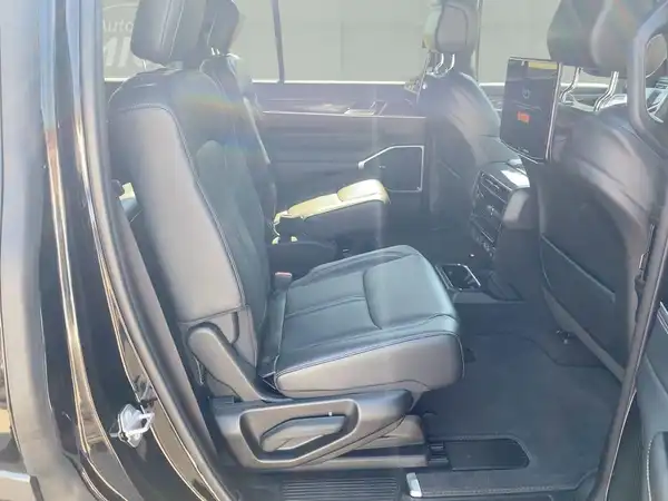 JEEP WAGONEER (12/15)