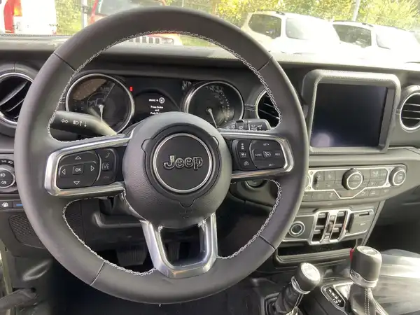 JEEP WRANGLER 4XE SAHARA (8/11)