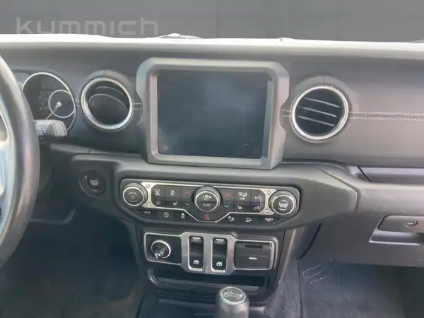 JEEP WRANGLER SAHARA (10/15)