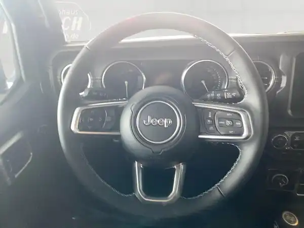 JEEP WRANGLER 4XE SAHARA (9/15)