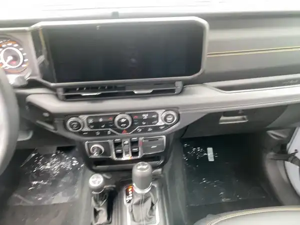 JEEP WRANGLER SAHARA (11/15)