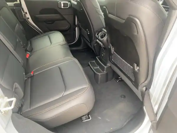 JEEP WRANGLER SAHARA (13/15)
