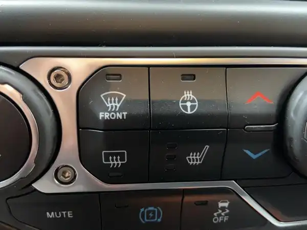 JEEP WRANGLER 4XE SAHARA (14/15)