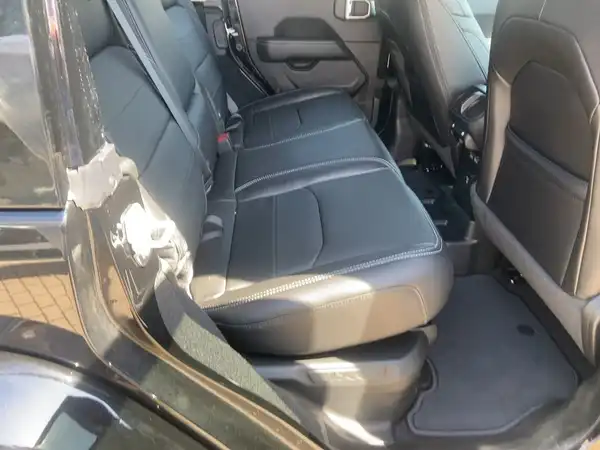 JEEP WRANGLER SAHARA (12/15)