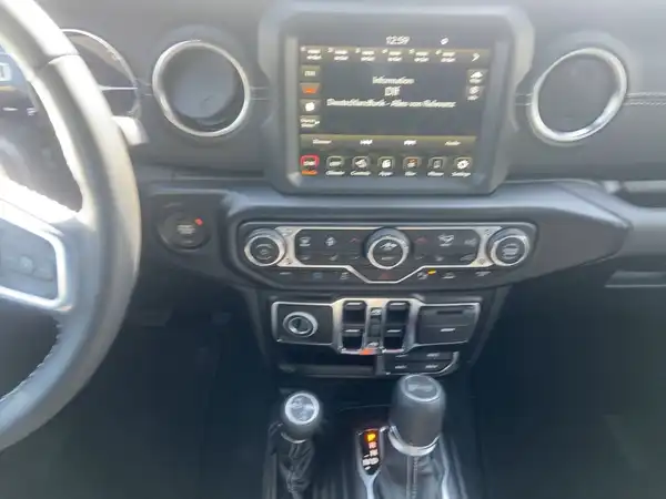 JEEP WRANGLER SAHARA (10/15)