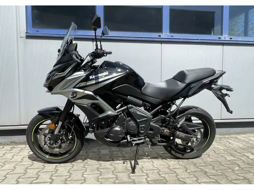 KAWASAKI VERSYS 650 (1/8)